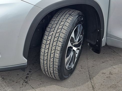 Used 2023 Toyota Highlander XLE image 34