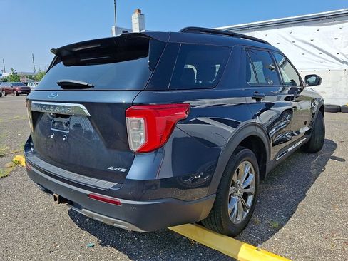 Used 2022 Ford Explorer XLT w/ Equipment Group 202A AWD/4WD image 6