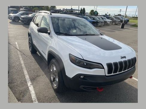 Used 2019 Jeep Cherokee Trailhawk w/ Comfort/Convenience Group AWD/4WD image 1