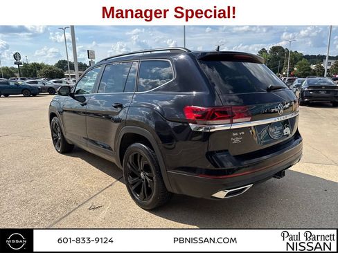 Used 2023 Volkswagen Atlas SE w/ Black Wheel Package FWD image 3