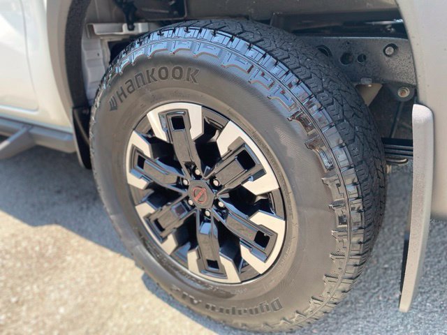 Used 2024 Nissan Frontier PRO-4X w/ Technology Package AWD/4WD image 30