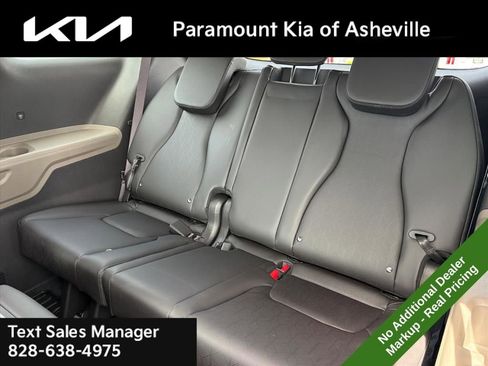 New 2026 Kia Carnival LXS image 22
