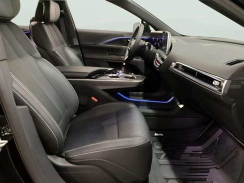 Used 2025 Cadillac Lyriq Luxury RWD image 25
