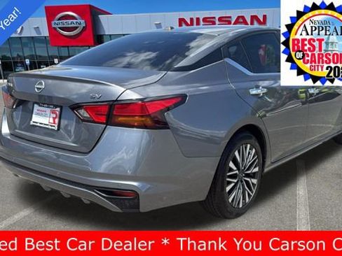 Used 2024 Nissan Altima 2.5 SV FWD image 2