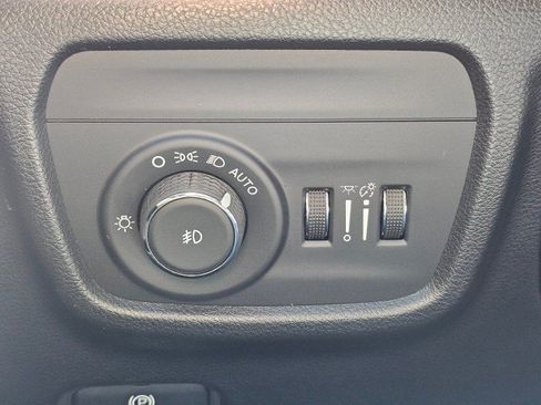 Certified 2023 Jeep Grand Cherokee Overland w/ Adv Protech Group III AWD/4WD image 39