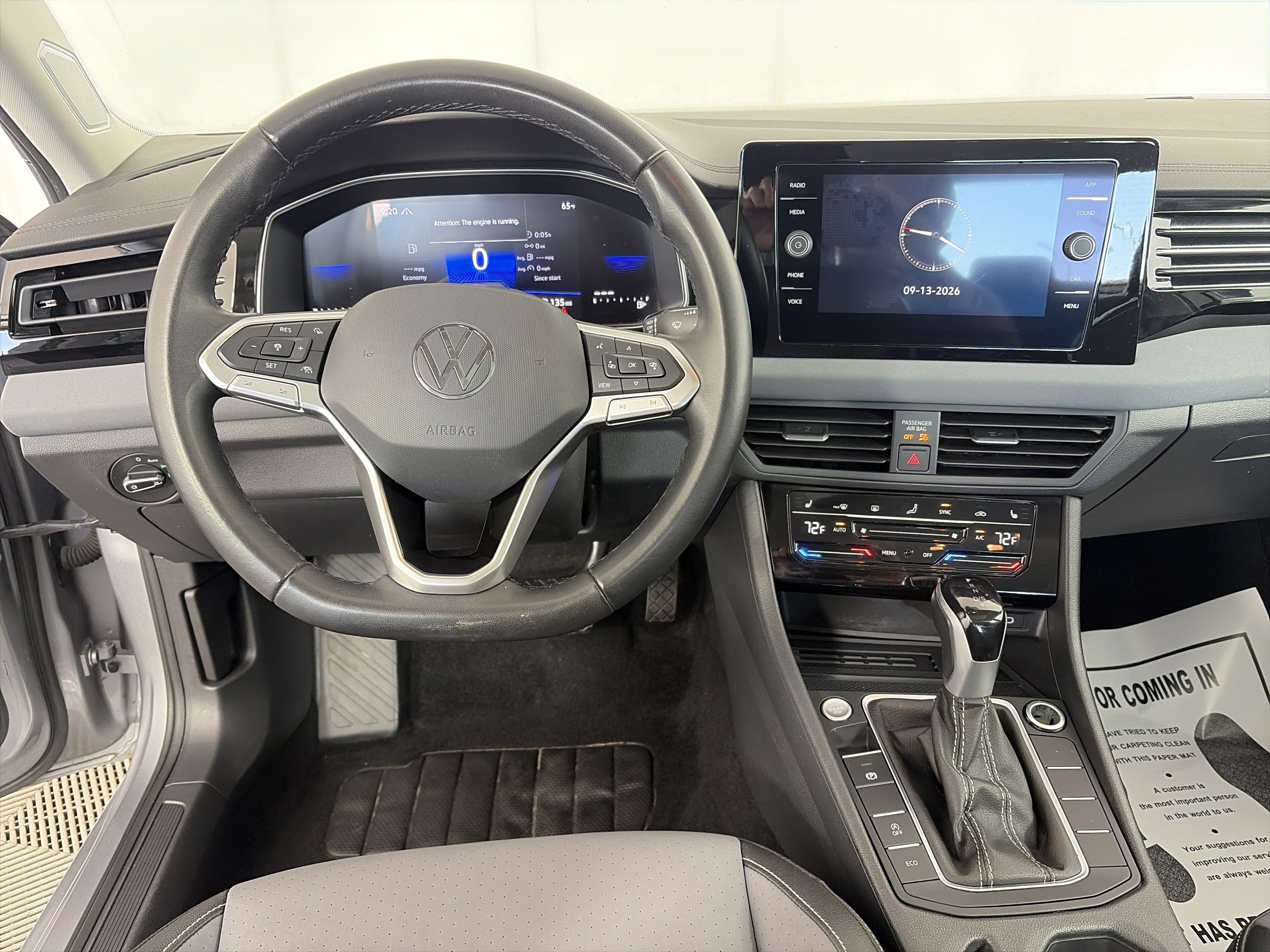 Used 2025 Volkswagen Jetta SE FWD image 3
