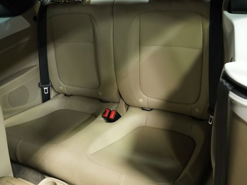 Used 2014 Volkswagen Beetle 1.8T image 36