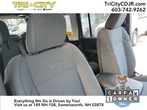 Used 2024 Jeep Wrangler Unlimited Sahara image 23