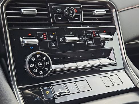 New 2025 Nissan Armada PRO-4X AWD/4WD image 12