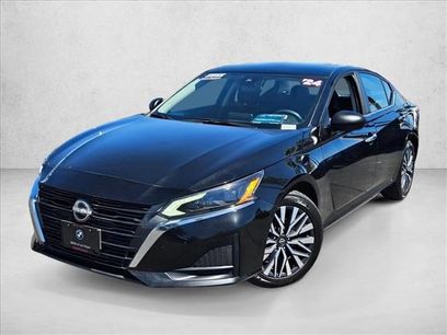 Used 2024 Nissan Altima 2.5 SV