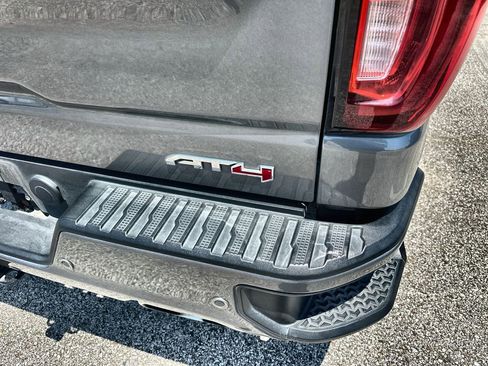 Used 2022 GMC Sierra 1500 AT4 w/ AT4 Premium Package AWD/4WD image 6