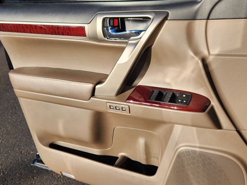 Used 2019 Lexus GX 460 Premium image 12