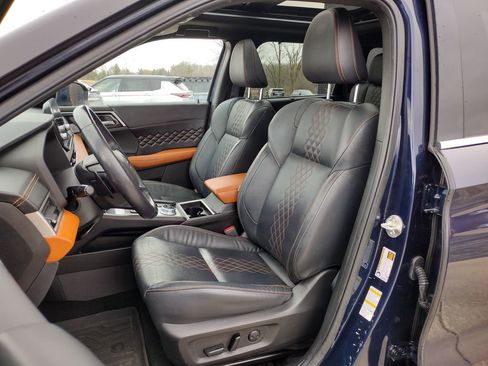 Used 2022 Mitsubishi Outlander SEL image 2