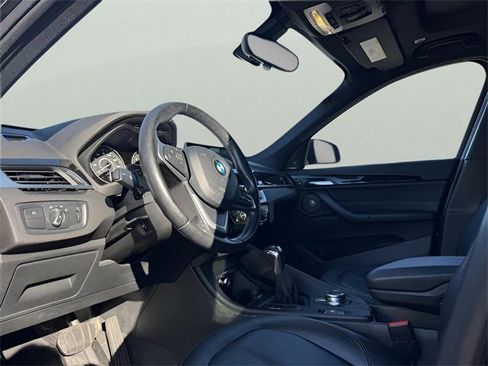 Used 2018 BMW X1 xDrive28i image 10