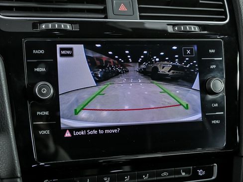 Used 2019 Volkswagen Golf 4-Door image 30