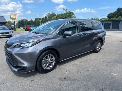 Used 2022 Toyota Sienna LE