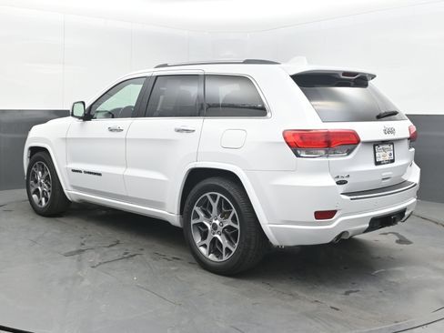 Used 2020 Jeep Grand Cherokee Overland AWD/4WD image 6