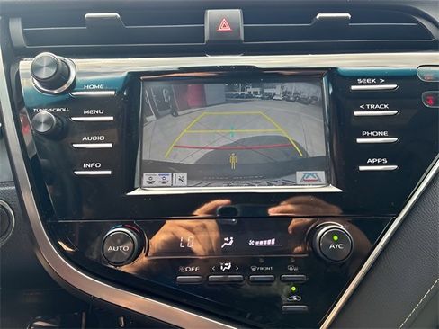 Used 2018 Toyota Camry SE w/ Convenience Package image 26