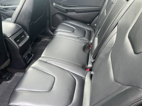 Used 2019 Ford Edge Titanium w/ Cold Weather Package image 5