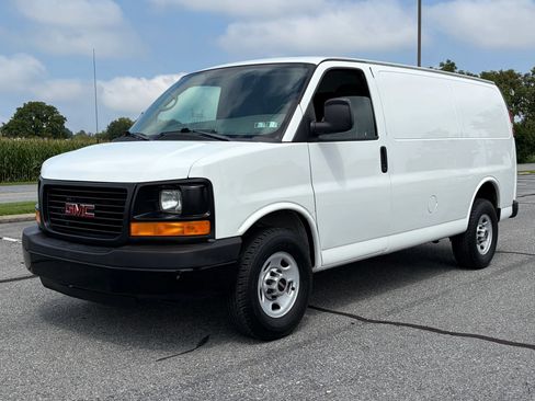 Used 2013 GMC Savana 2500 RWD image 1
