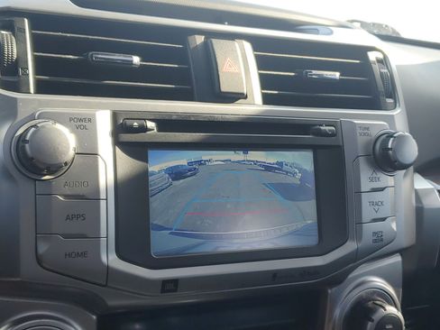 Used 2015 Toyota 4Runner Limited image 21