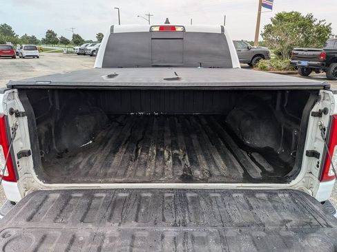 Used 2019 RAM 1500 Big Horn RWD image 32