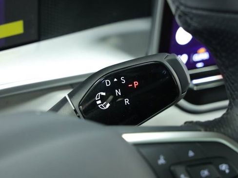 New 2026 Volkswagen Tiguan SE R-Line FWD image 25