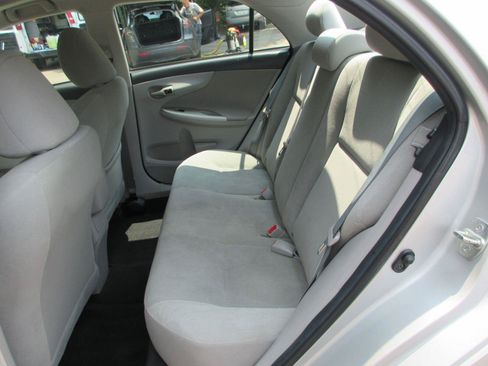 Used 2012 Toyota Corolla LE w/ Premium Pkg FWD image 14