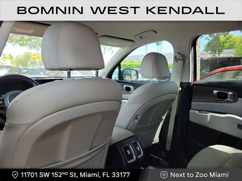 Used 2022 Kia Sorento S image 10