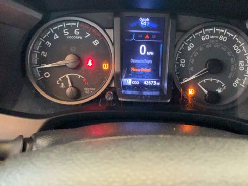 Used 2021 Toyota Tacoma TRD Sport RWD image 10