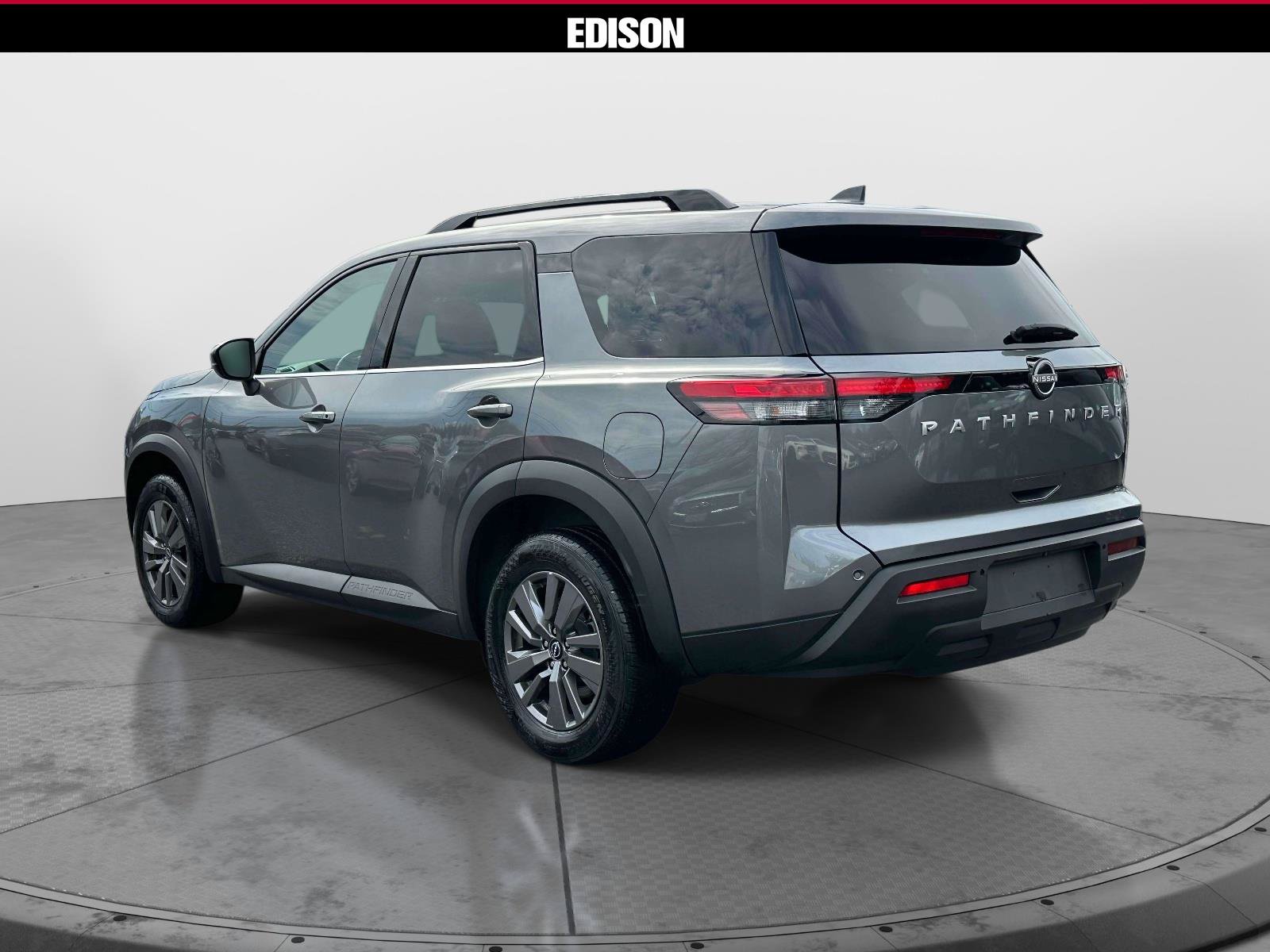 Used 2025 Nissan Pathfinder SV AWD/4WD image 5