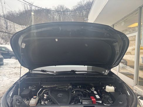 Used 2025 Toyota Highlander LE image 34