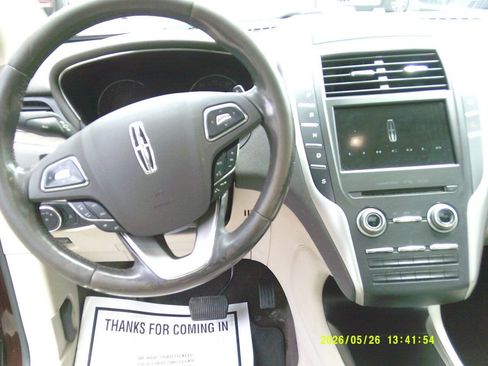 Used 2017 Lincoln MKC Reserve w/ Lincoln MKC Climate Package AWD/4WD image 9