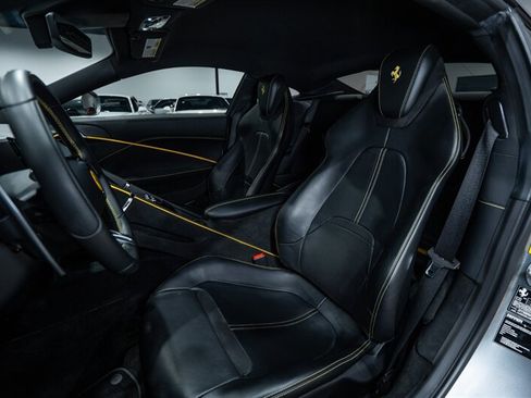 Used 2021 Ferrari Roma RWD image 20