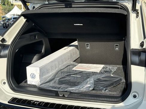 New 2026 Volkswagen Tiguan SEL R-Line image 10