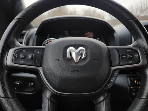 Used 2024 RAM 2500 Tradesman w/ Chrome Appearance Group image 27