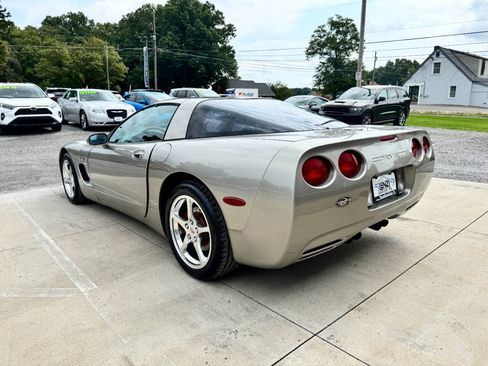 Used 2000 Chevrolet Corvette Coupe w/ Roof Pkg RWD image 7