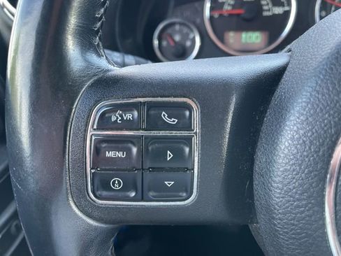 Used 2011 Jeep Wrangler Unlimited Sahara w/ Dual Top Group AWD/4WD image 20