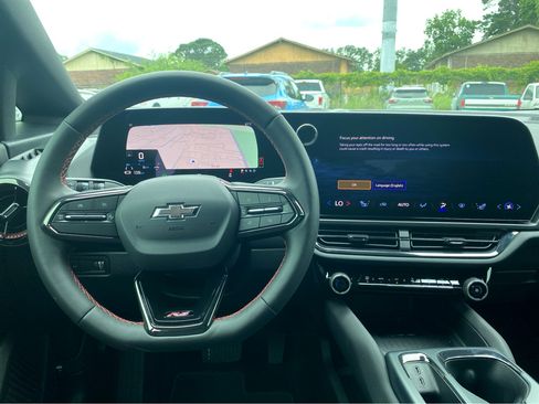 New 2025 Chevrolet Equinox EV RS image 4