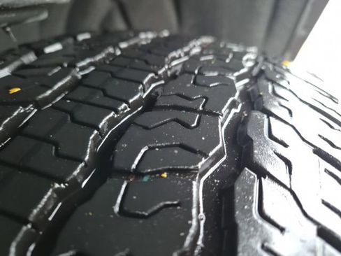 Used 2024 Chevrolet Traverse Z71 image 2