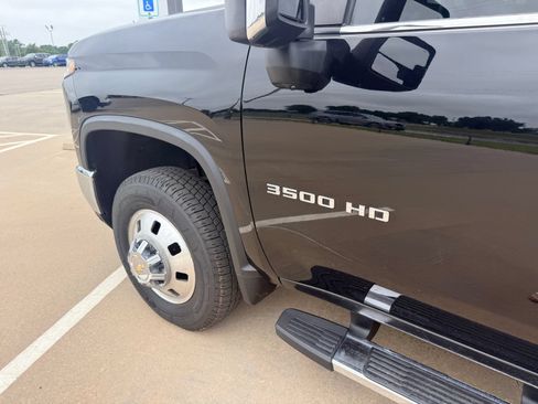 Used 2024 Chevrolet Silverado 3500 LTZ w/ LTZ Convenience Package AWD/4WD image 12