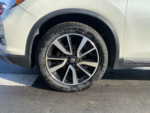 Used 2020 Nissan Rogue SL w/ Premium Package image 10