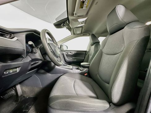 Used 2025 Toyota RAV4 XLE FWD image 13