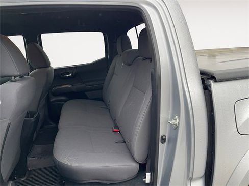 Used 2019 Toyota Tacoma TRD Sport image 13