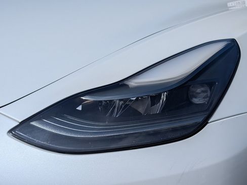 Used 2021 Tesla Model 3 Standard Range Plus RWD image 10