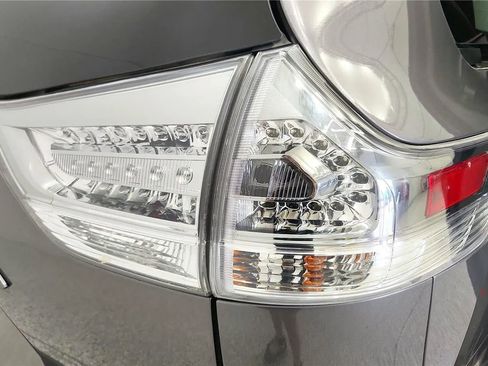 Used 2017 Toyota Sienna SE w/ SE Preferred Package FWD image 15