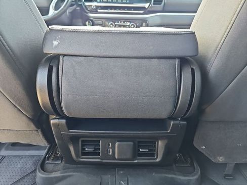 Used 2024 Chevrolet Silverado 1500 LT w/ Z71 Off-Road Package AWD/4WD image 21