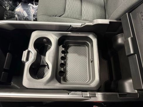 New 2026 RAM 1500 4x4 Crew Cab image 18