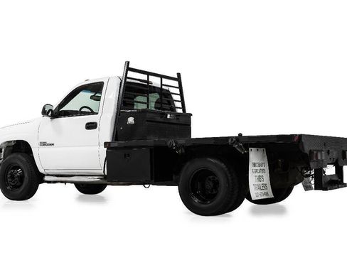 Used 2006 GMC Sierra 3500 SLE w/ Heavy-Duty Power Package RWD image 4