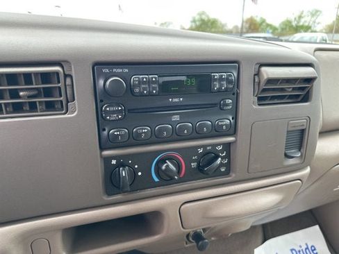 Used 2004 Ford F250 XLT RWD image 2